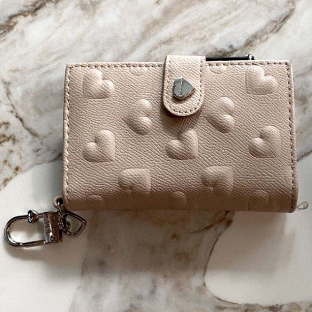 Betsey Johnson Heart XO Wallet Credit Card Case with Key Ring Faux Leather Beige - Picture 10 of 11